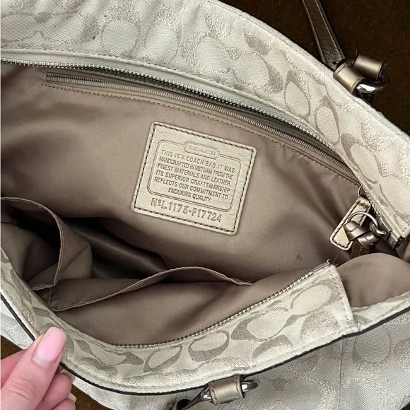 Coach Beige Signature Pattern Bag - Picture 6 of 6